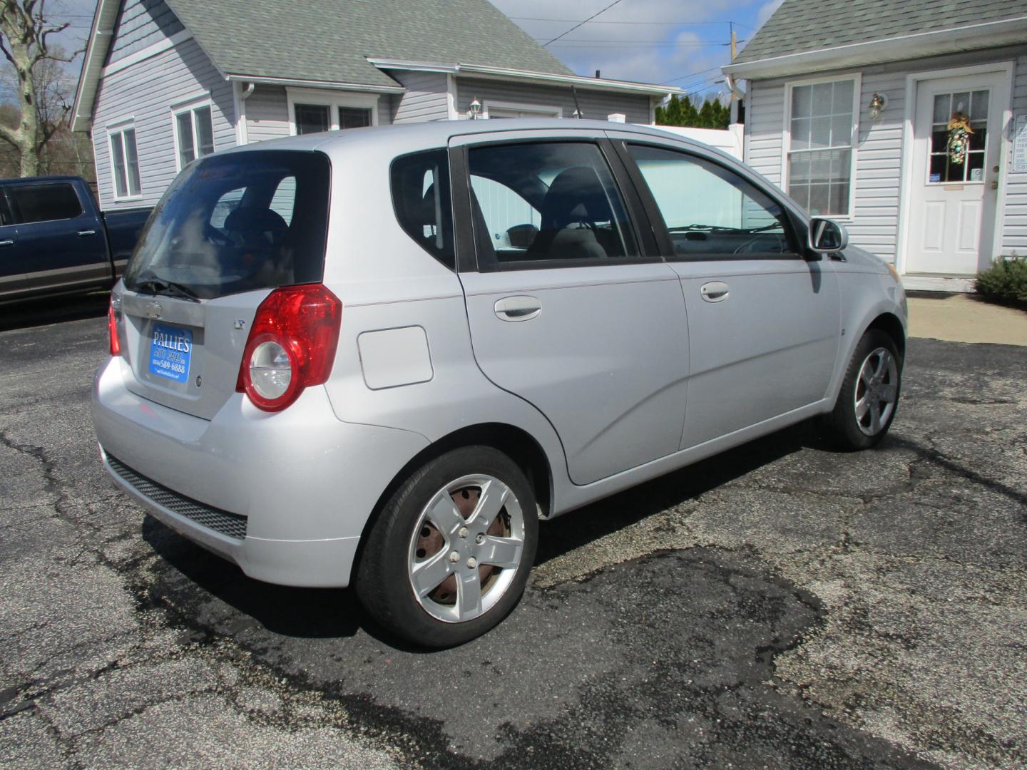 2009 SILVER Chevrolet Aveo5 (KL1TD66E29B) with an 1.6L L4 DOHC 16V engine, AUTOMATIC transmission, located at 540a Delsea Drive, Sewell, NJ, 08080, (856) 589-6888, 39.752560, -75.111206 - Photo#6